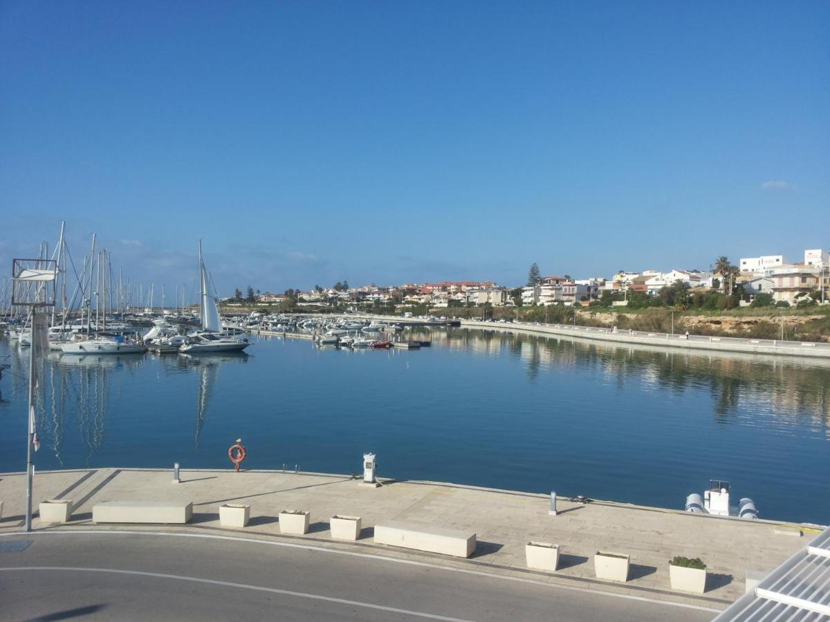 Готель Acacia Marina Марина-ді-Рагуза Екстер'єр фото